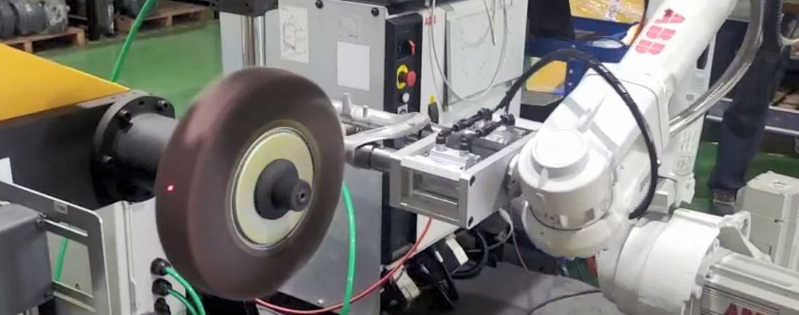 Lucidatura di fusione con YASKAWA motoman HP20D