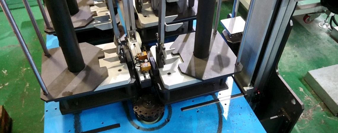 Sistema di alimentazione a vassoio - Carrello di fissaggio - Accessori per posizionamento impilabile