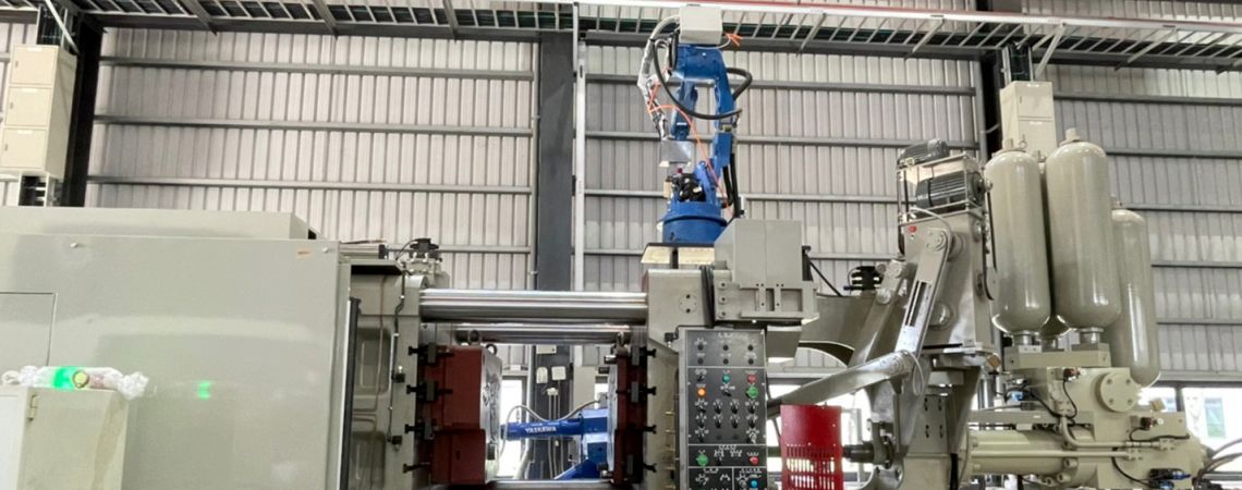 Spray per pressofusione con YASKAWA motoaman HP20D