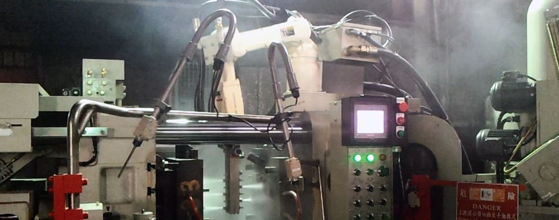 Spray per pressofusione con YASKAWA motoaman MH5LS
