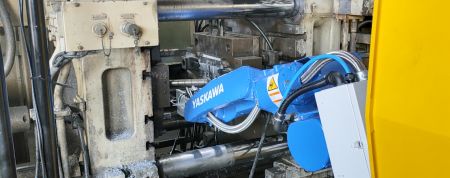 Integrazione del sistema di automazione per l'estrazione di pressofusione - Estrazione di fusione con YASKAWA motoman GP25