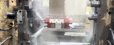 Meccanismo di Spruzzatura con Bracci Robotici per Pressofusione - Meccanismo di spruzzatura a 10 ugelli con motore YASKAWA GP50